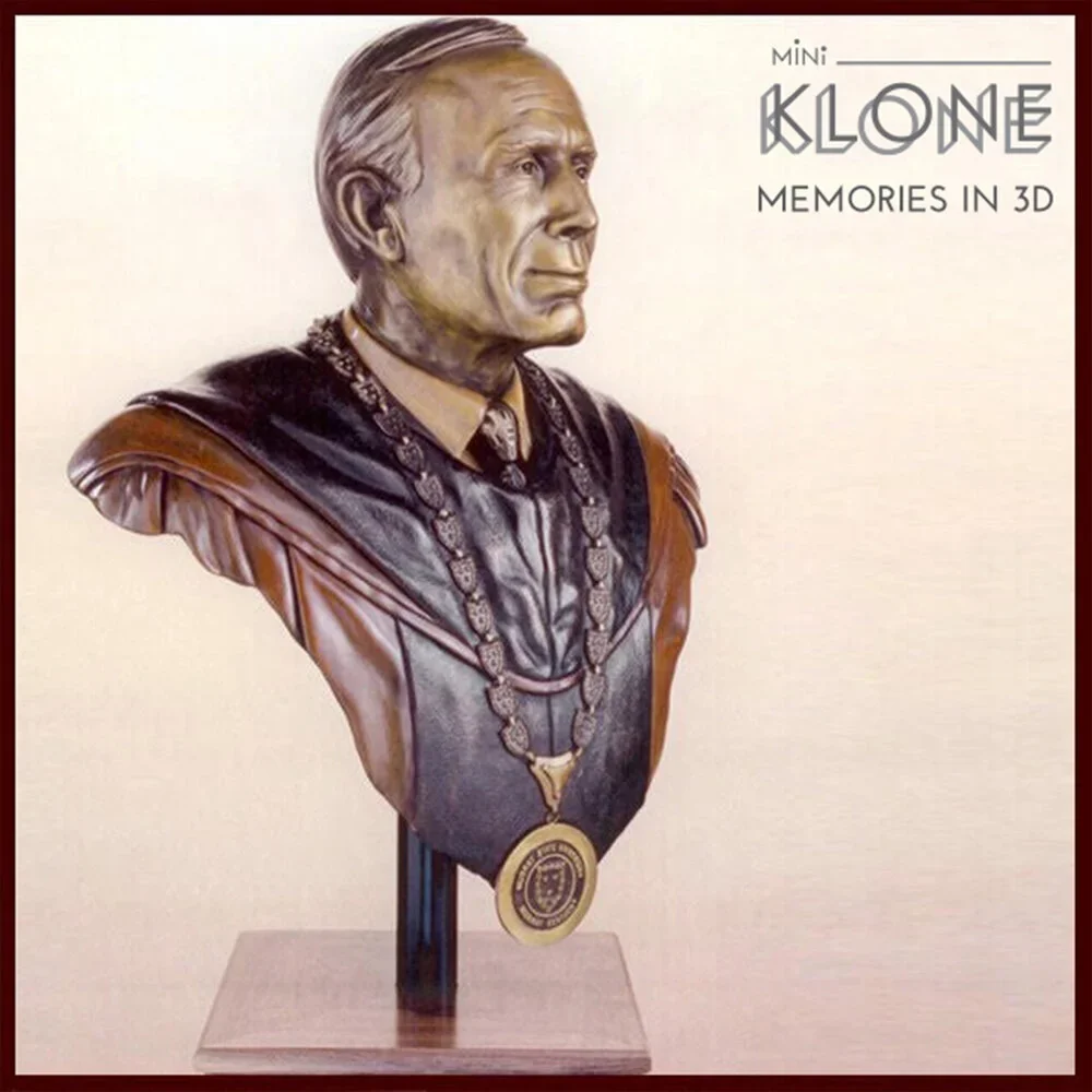 Mini Klone bust with a bronze finish